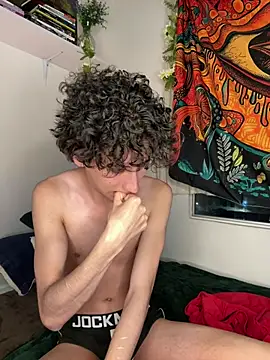 noynxz: διαδικτυακό σόου στην κάμερα