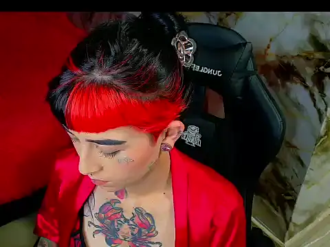 Show modela nova_kitttyy na web-kameri