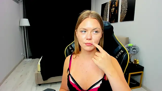 แชท XXX สดของ Strawberrye