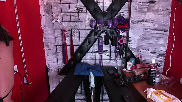 Chat +18 de Charlotte_Bms7 ao vivo