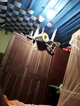 DulajThushara2468 Adlı Modelin Canlı XXX Sohbeti