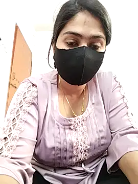 Magical_Girl-: διαδικτυακό σόου στην κάμερα