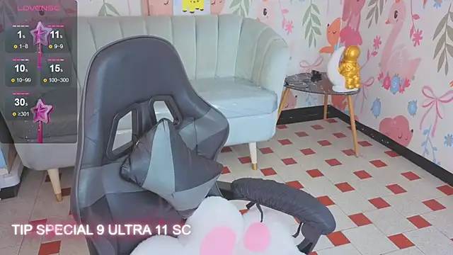 Paris09_v_ élő XXX-chatje