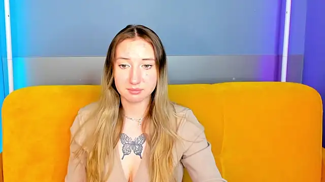 JollyBlondy élő XXX-chatje