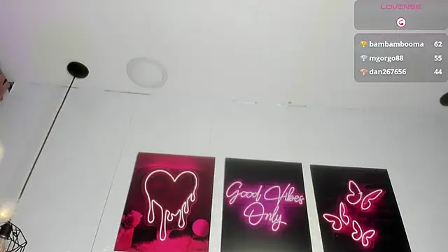 EMALINDA__HILSS Live XXX Chat