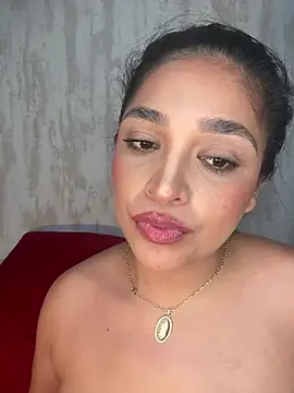 AdeleGray Adlı Modelin Canlı XXX Sohbeti