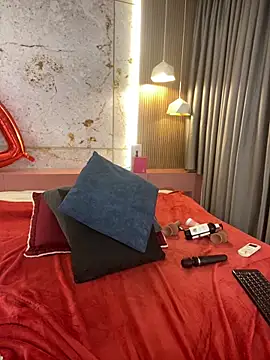 Lushi_Love Adlı Modelin Canlı XXX Sohbeti