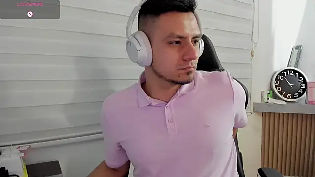 Онлайн чат XXX Rick_Adams