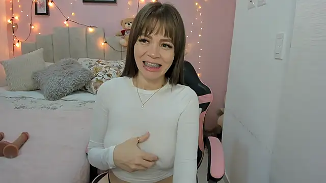 แชท XXX สดของ emilyharrix