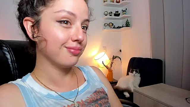 Cassandra_Caiin: απευθείας συνομιλία ΧΧΧ