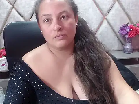 Sarah_Boobs_ 即時 XXX 聊天