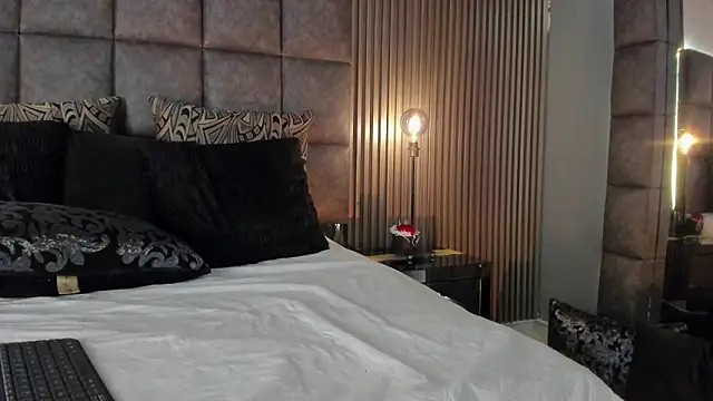 BrigitteVons' Live XXX Chat