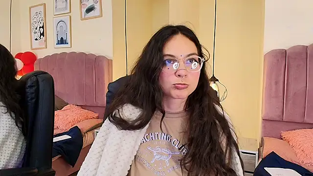 Hanabie_: онлайн-секс-чат