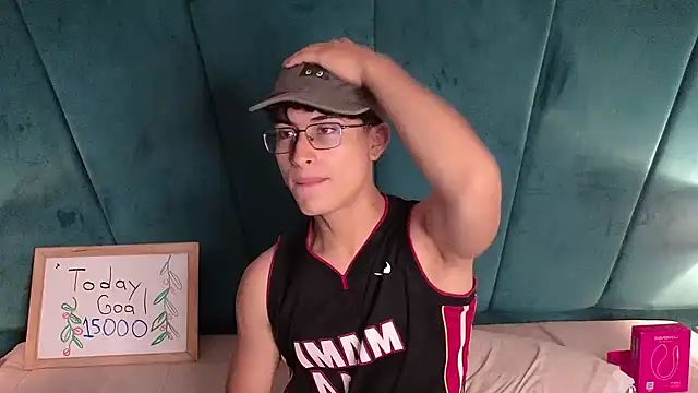 Aaron_Eze 即時 XXX 聊天