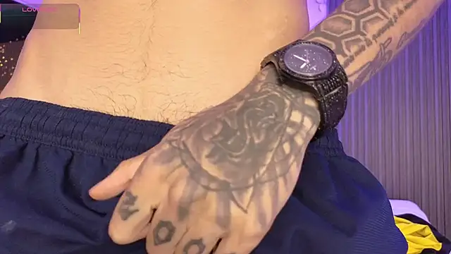 Paulo_527: διαδικτυακό σόου στην κάμερα