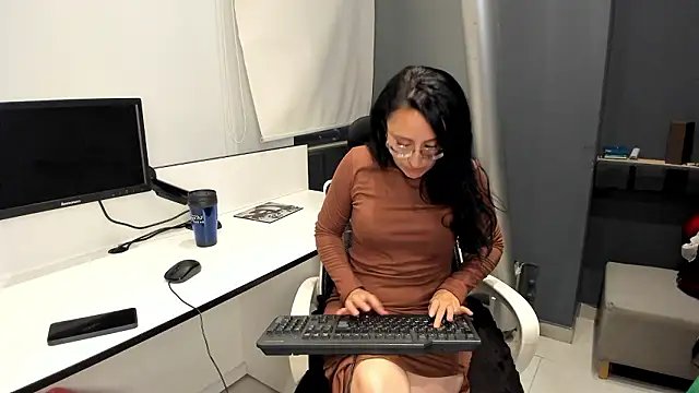 Scarlett_14_ Chat XXX live