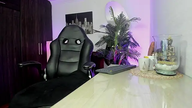 Amaia_Bushida Adlı Modelin Canlı XXX Sohbeti