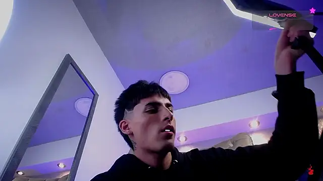 Živý XXX chat MateoMitchell