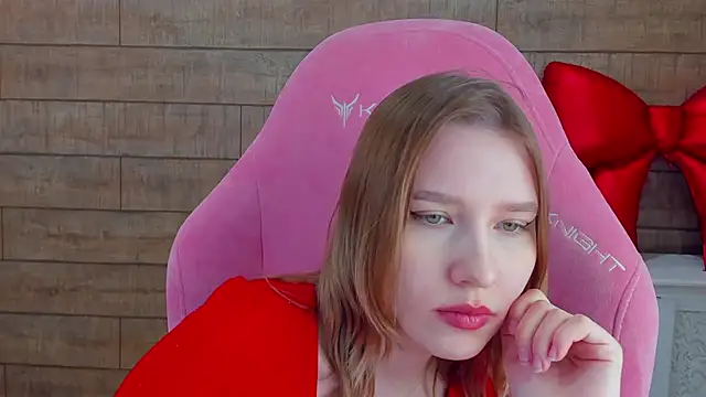 LiliLinn: διαδικτυακό σόου στην κάμερα