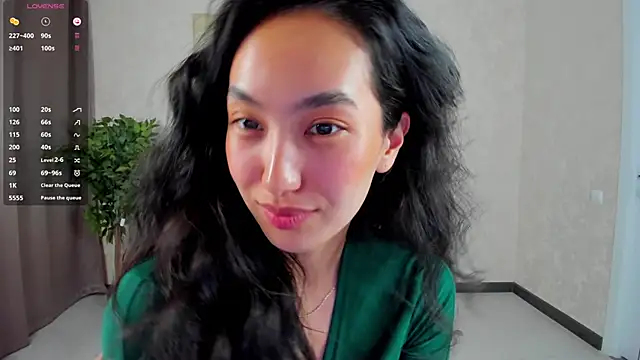 FlirtyAura 现场XXX聊天