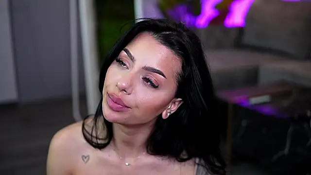 Ivy_Trix লাইভ XXX চ্যাট