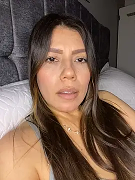 martina_contreras' Webcam Show