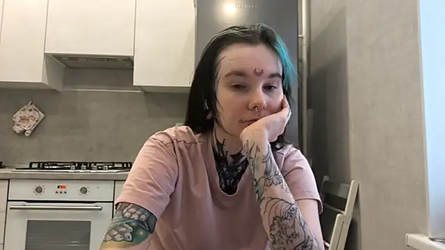 HighelikeGirl élő XXX-chatje