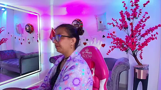 Amber__rouge élő XXX-chatje