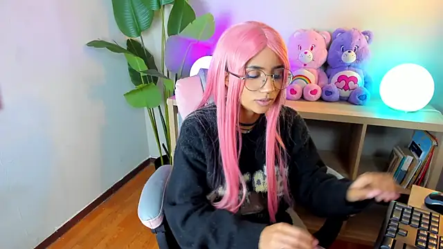 Lia_flor élő XXX-chatje