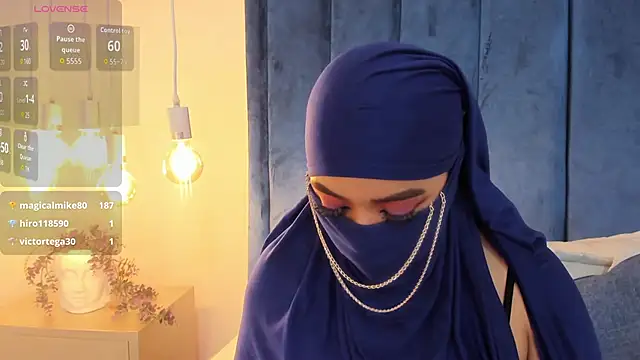 fatimarab__ élő XXX-chatje