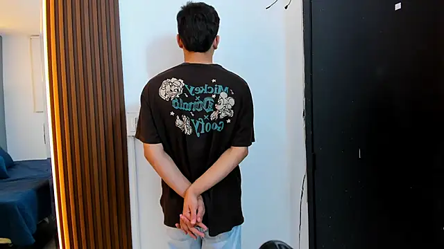 Tommy18__ Live XXX Chat