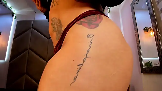 AzunaStar Chat XXX in diretta