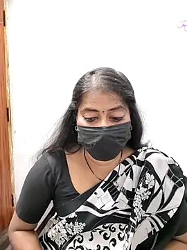 Chat XXX ao vivo de tamil_Sigappu_Roja