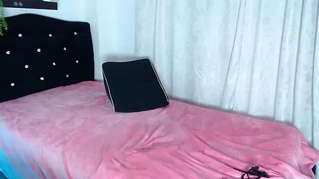 gabie_rosse Adlı Modelin Canlı XXX Sohbeti