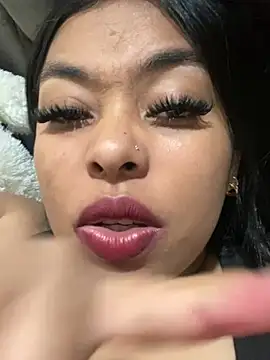 PUSHYLATEのライブXXXチャット