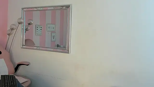 Amaia_Monroeのウェブカメラショー