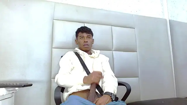 TonnyMarck Adlı Modelin Canlı XXX Sohbeti