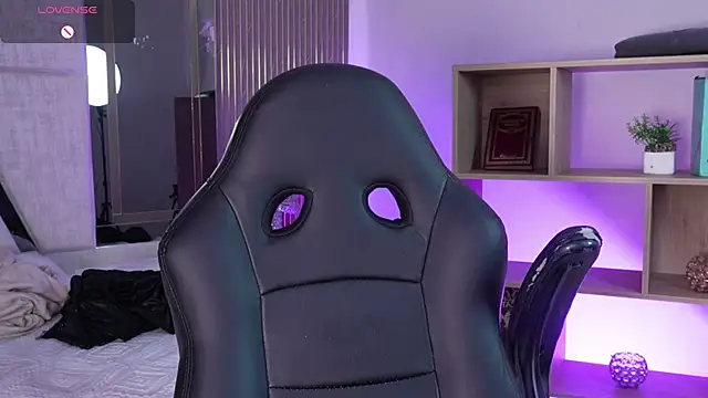 Živý XXX chat CleeoAdams_