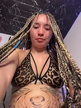 Sophie_LS Adlı Modelin Canlı XXX Sohbeti