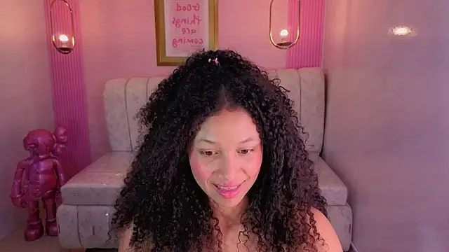 xyra_veln_s Adlı Modelin Canlı XXX Sohbeti