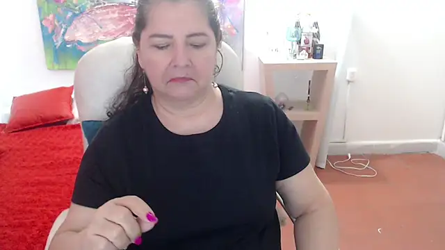 leonela_69 即時 XXX 聊天