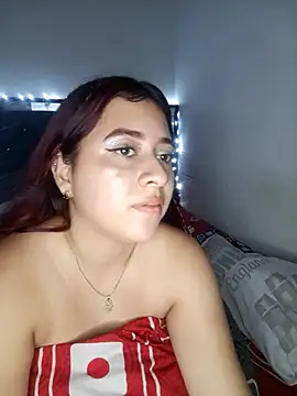 Show modela Chloe_Sky_love na web-kameri