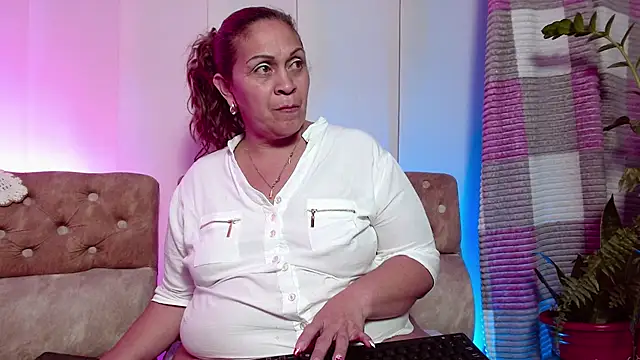 scarlettbooty – Naživo XXX chat