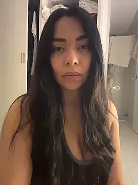 XXX chat uživo modela PetitLumiere