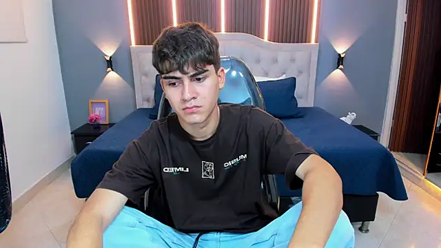 Chat XXX Live Tommy18__