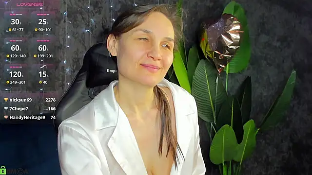 Lillian_White লাইভ XXX চ্যাট