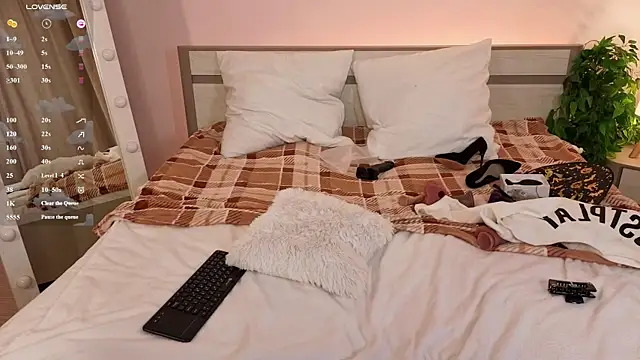 WICKEDEMBER: онлайн-секс-чат