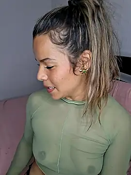 pamela_Tiny Obrolan Langsung XXX