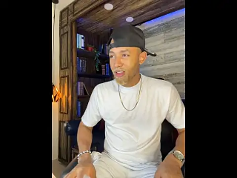 B_Wild live XXX chat