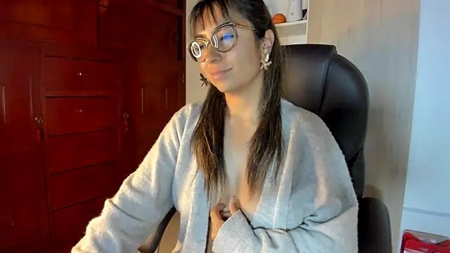 Chat XXX en directo de Isabellaa22_1